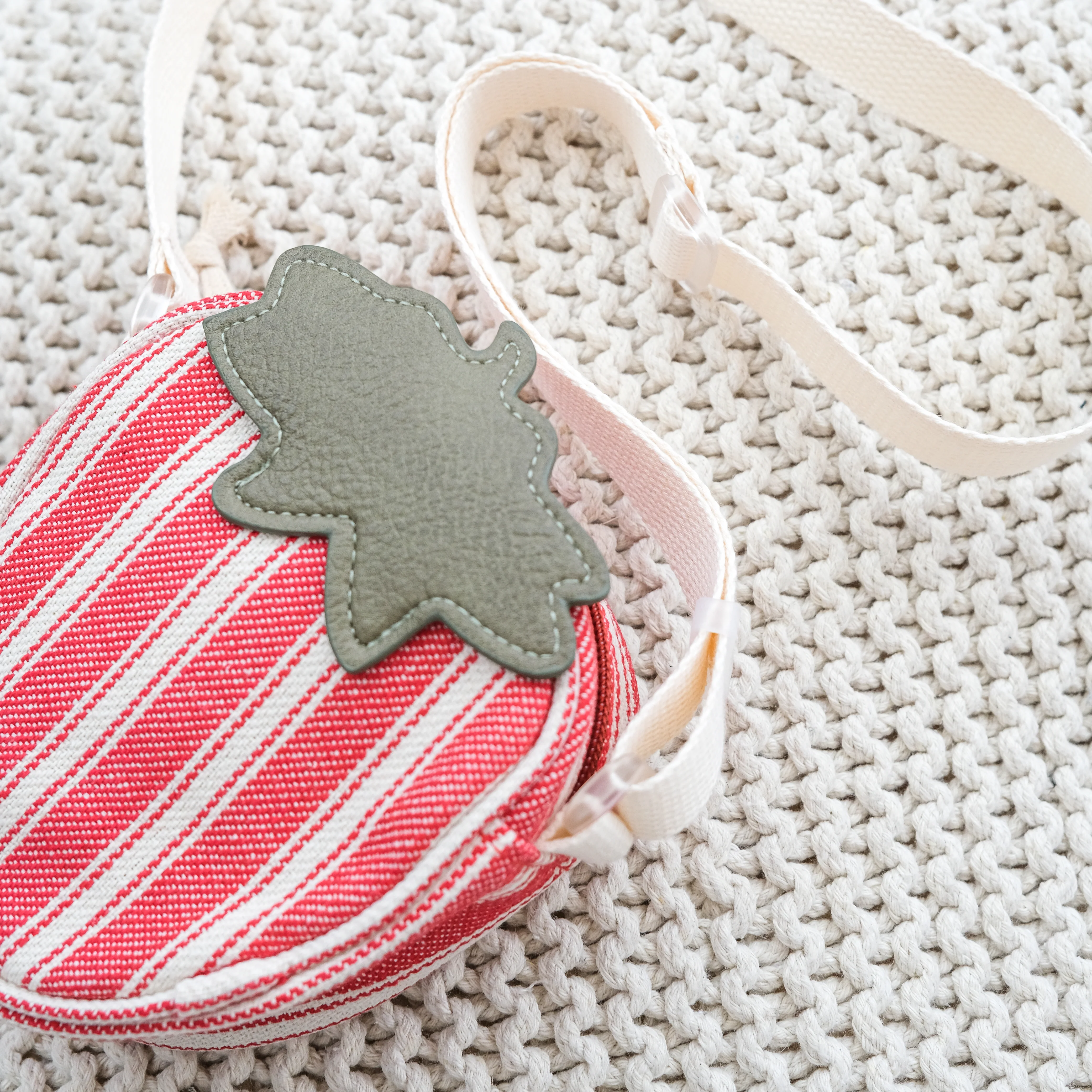 BERRY CUTE sling bag - Image 5