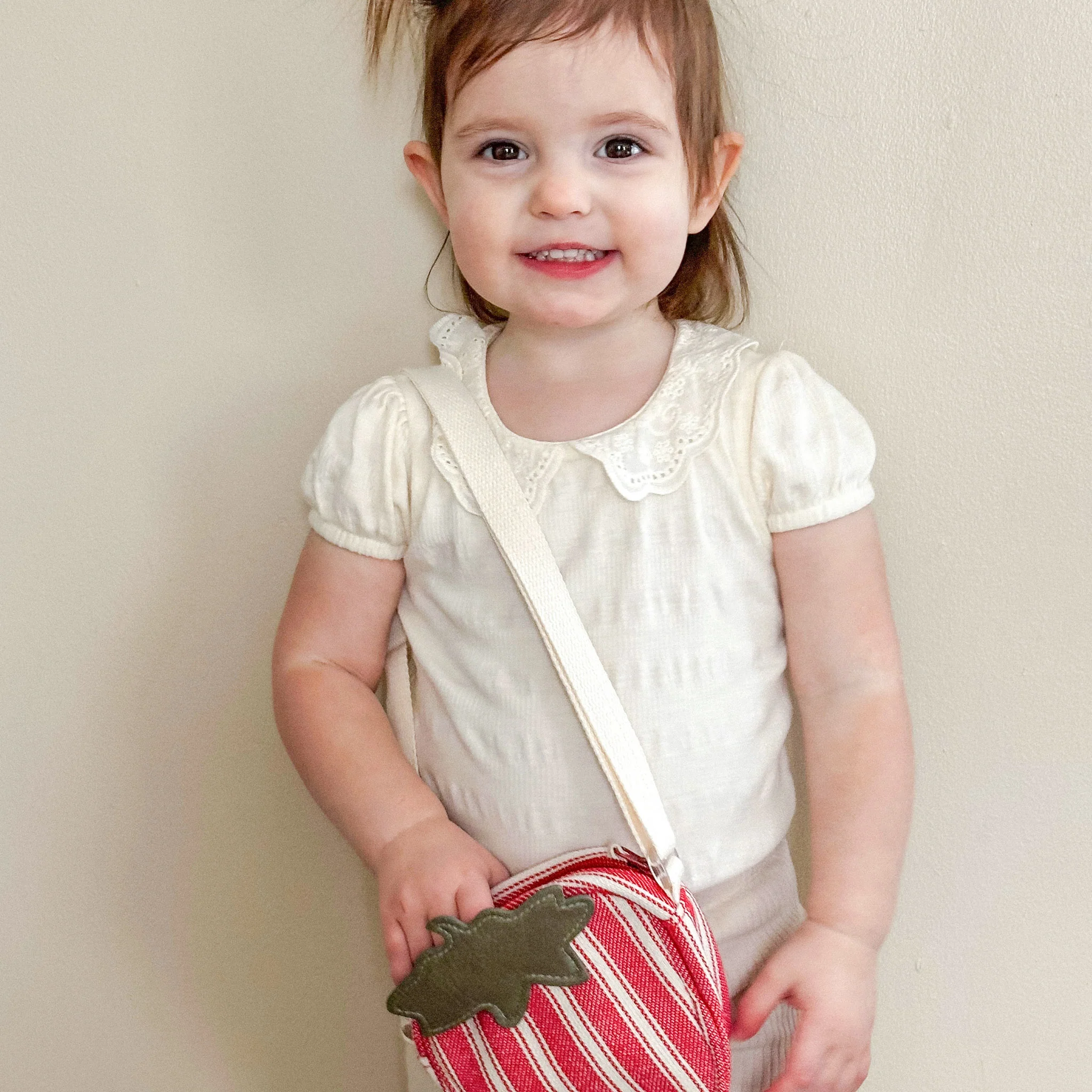 BERRY CUTE sling bag - Image 7