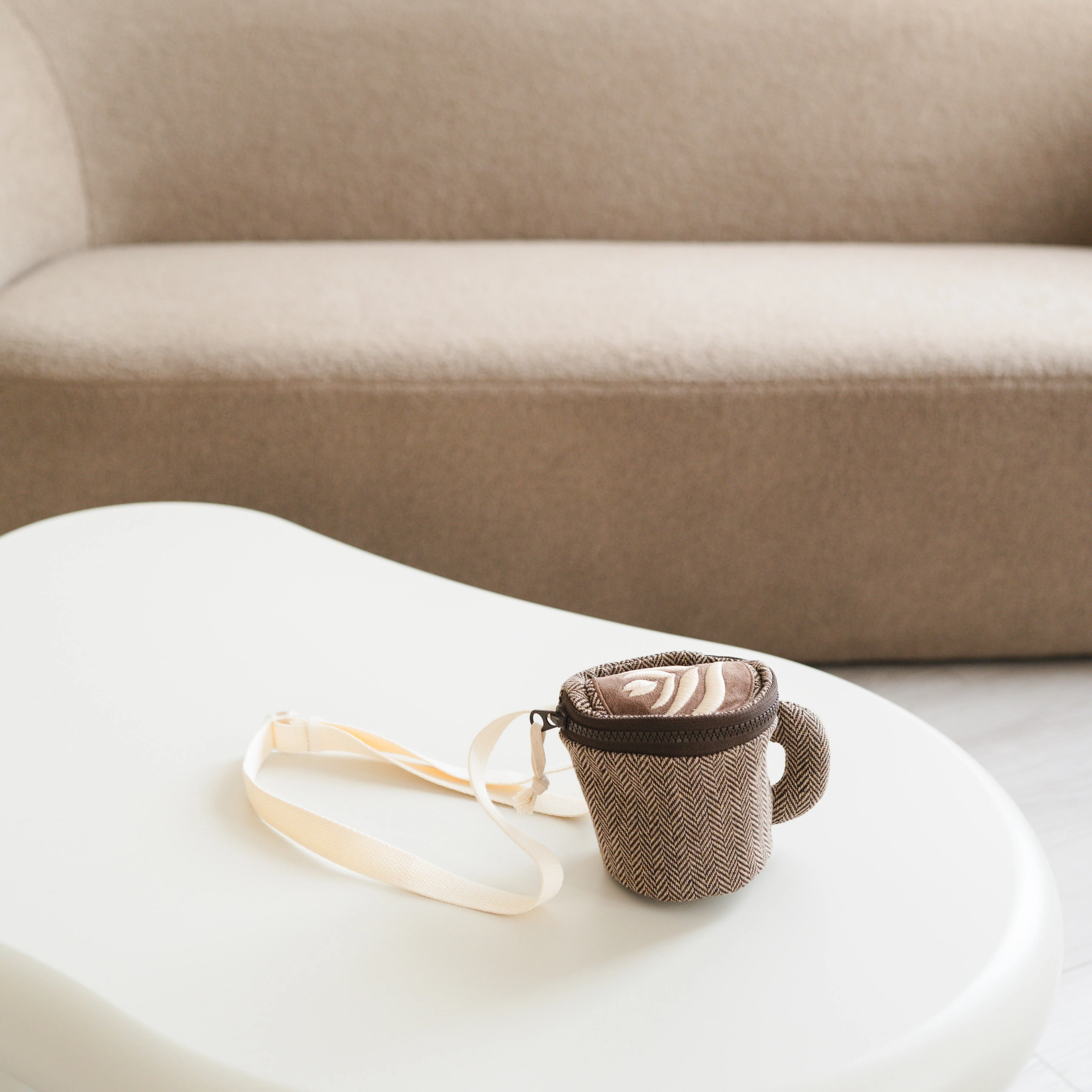 CAFE HOPPER sling bag - Image 3
