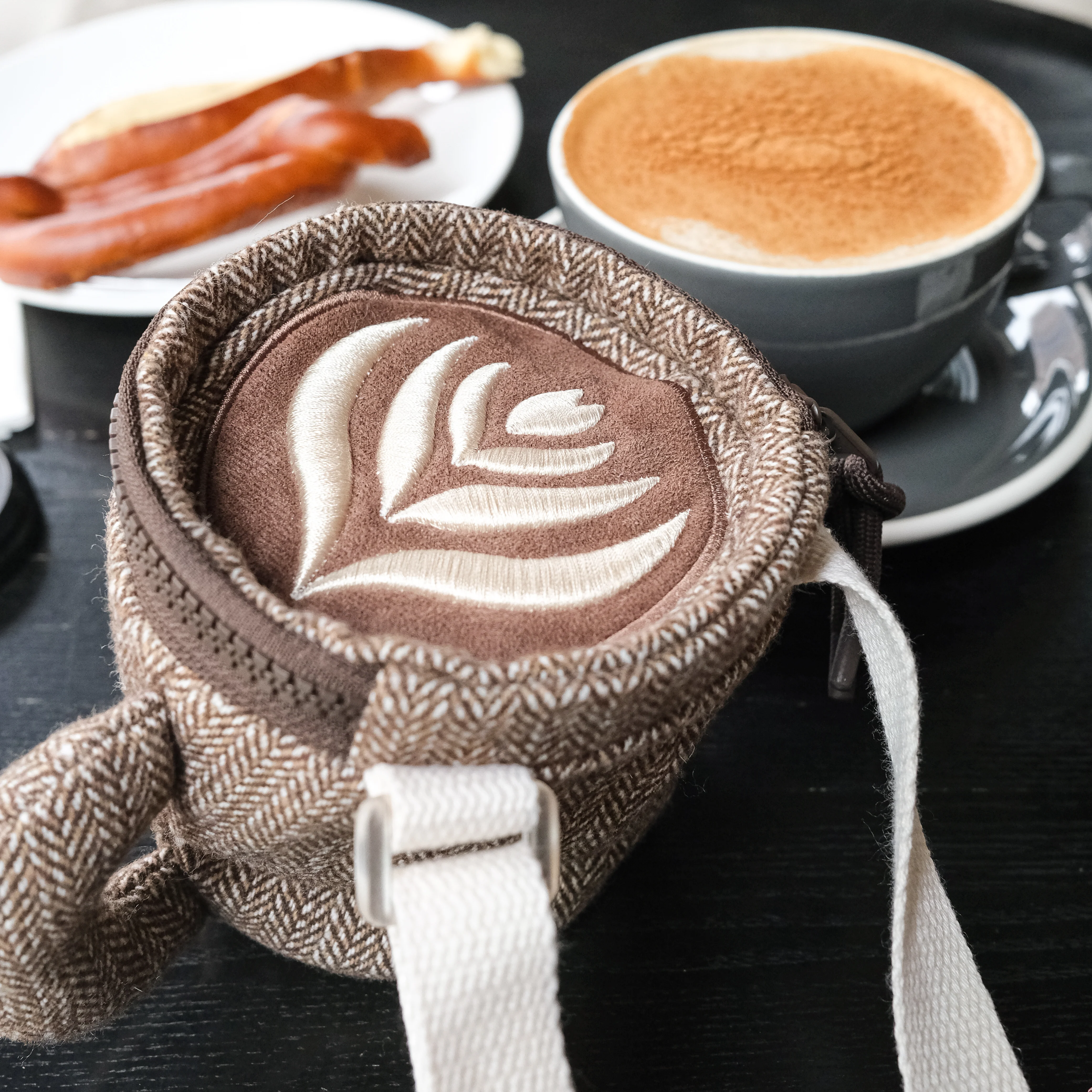 CAFE HOPPER sling bag - Image 5