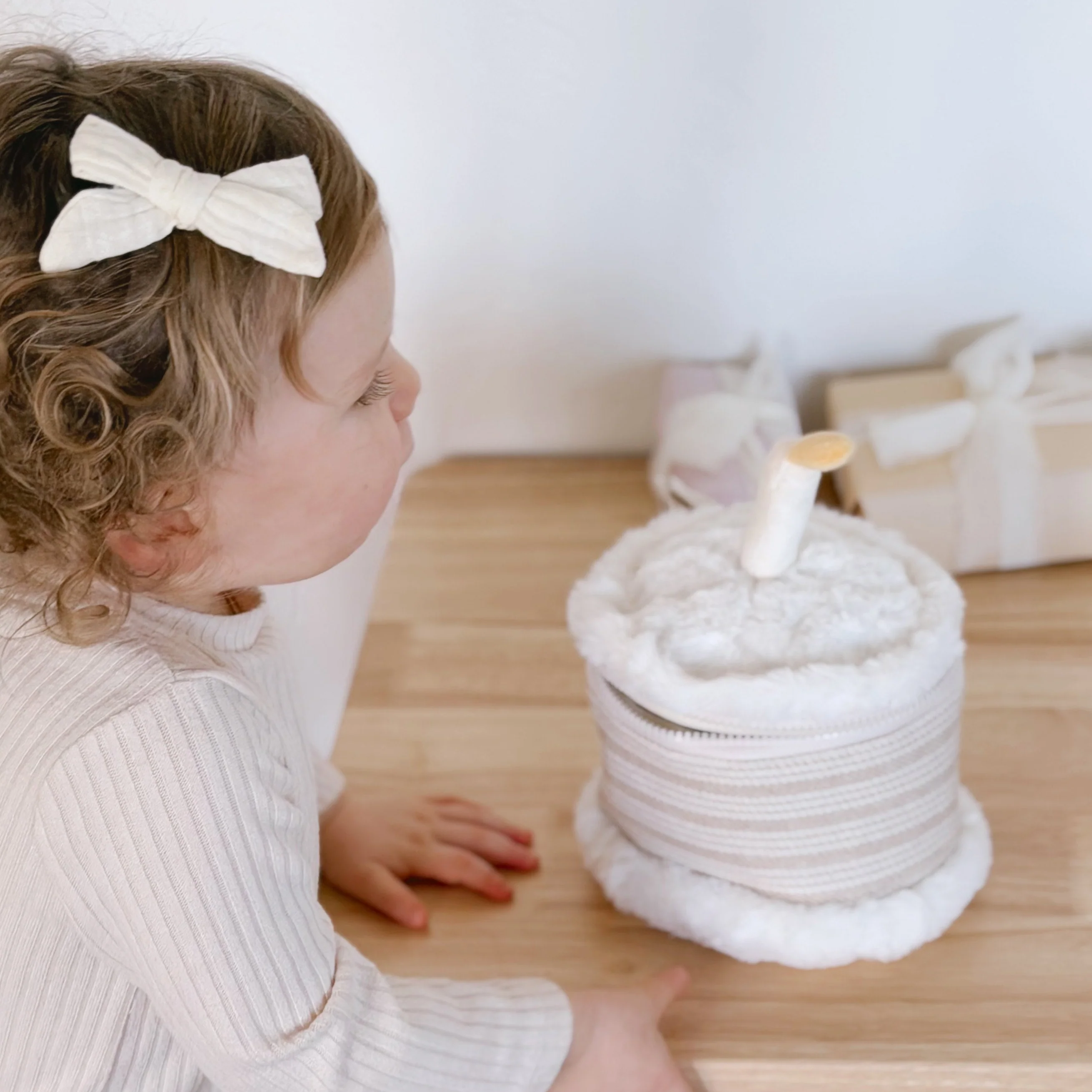 CAKE & TOSS CELEBRATION BIN - Image 10