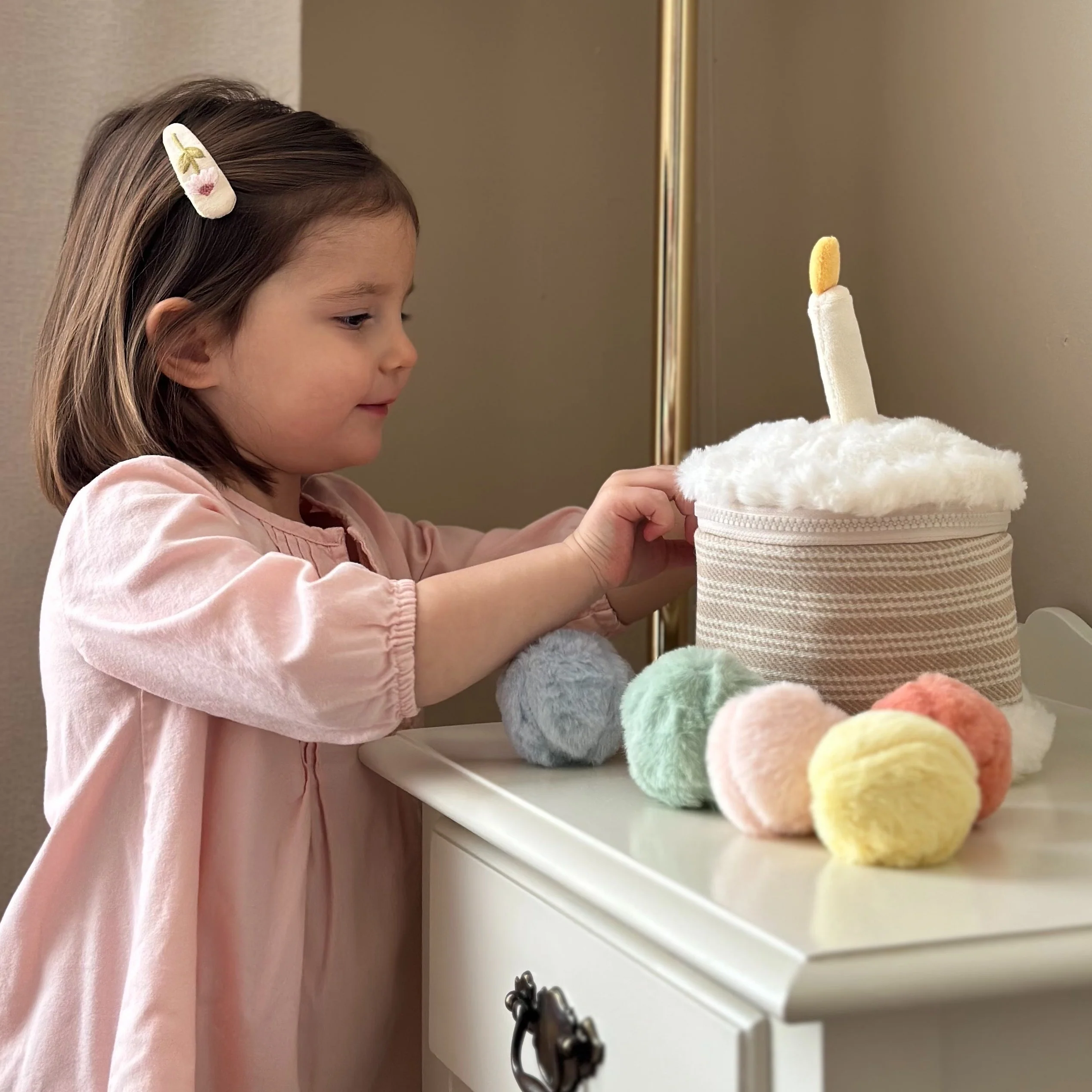CAKE & TOSS CELEBRATION BIN - Image 12