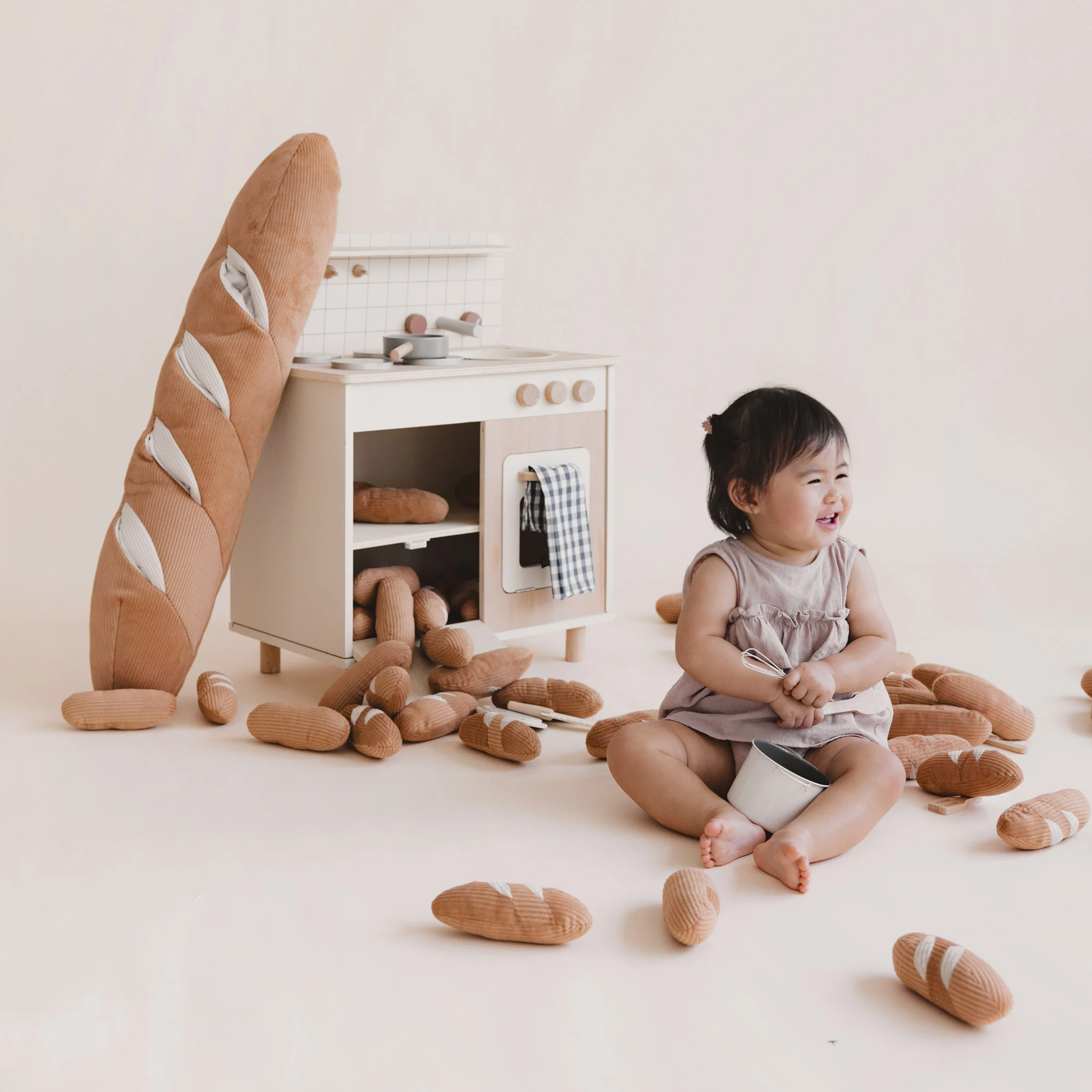 GIANT BAGUETTE CUSHION - Image 4