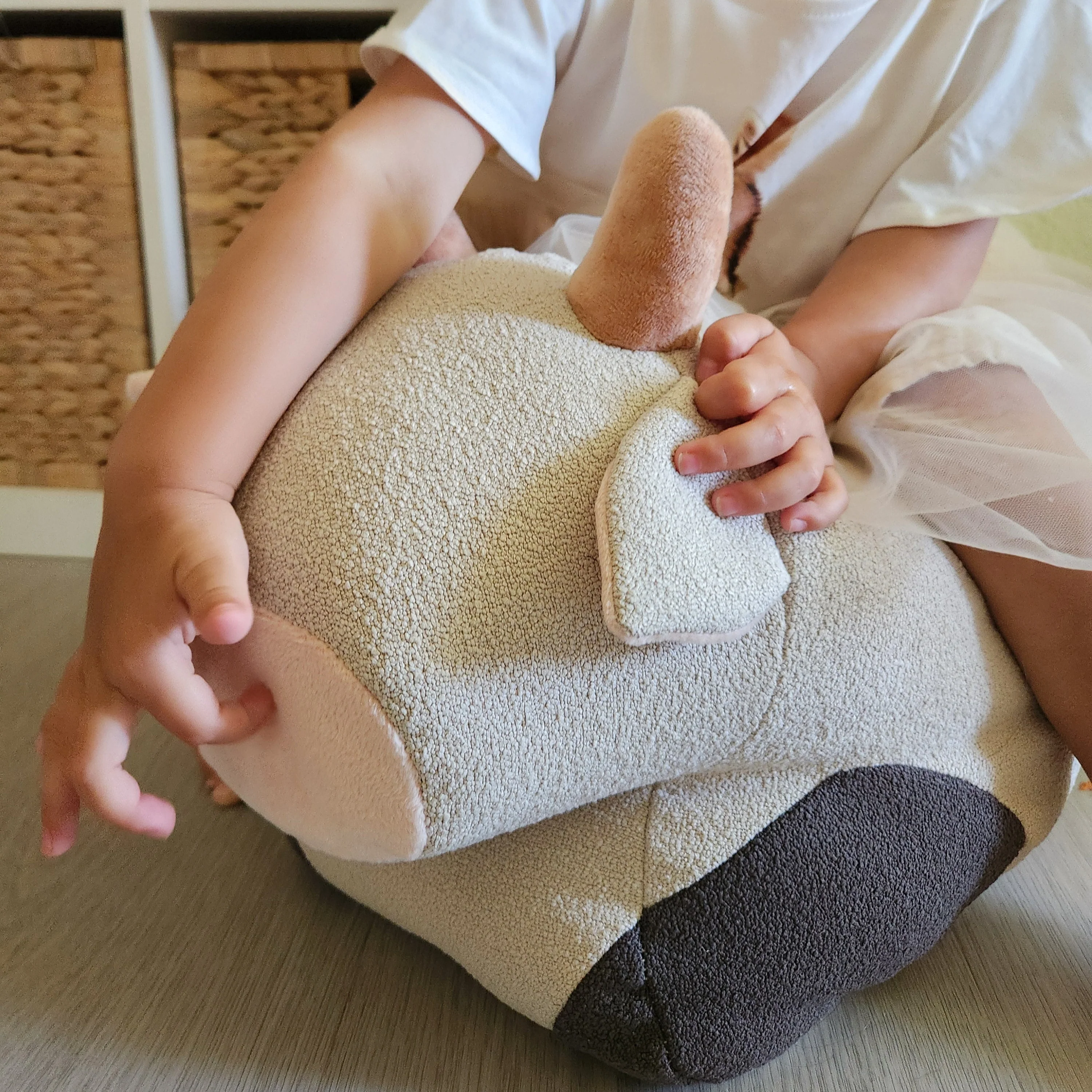 MOO MOO COW POUF - Image 11
