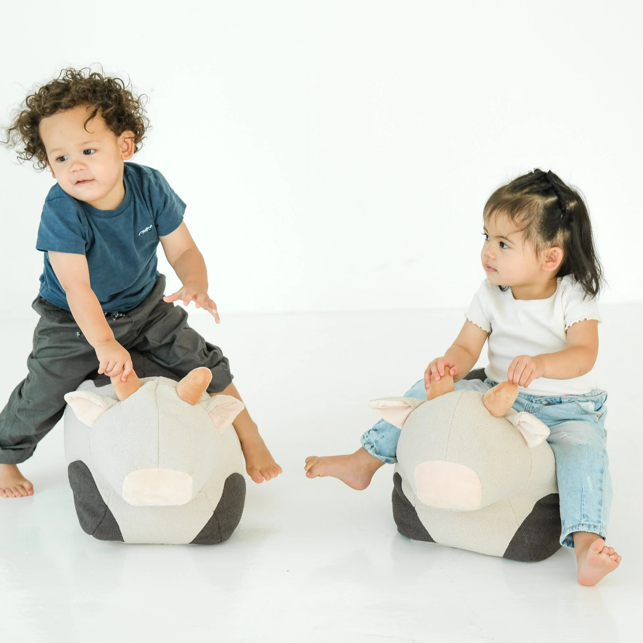 MOO MOO COW POUF - Image 4