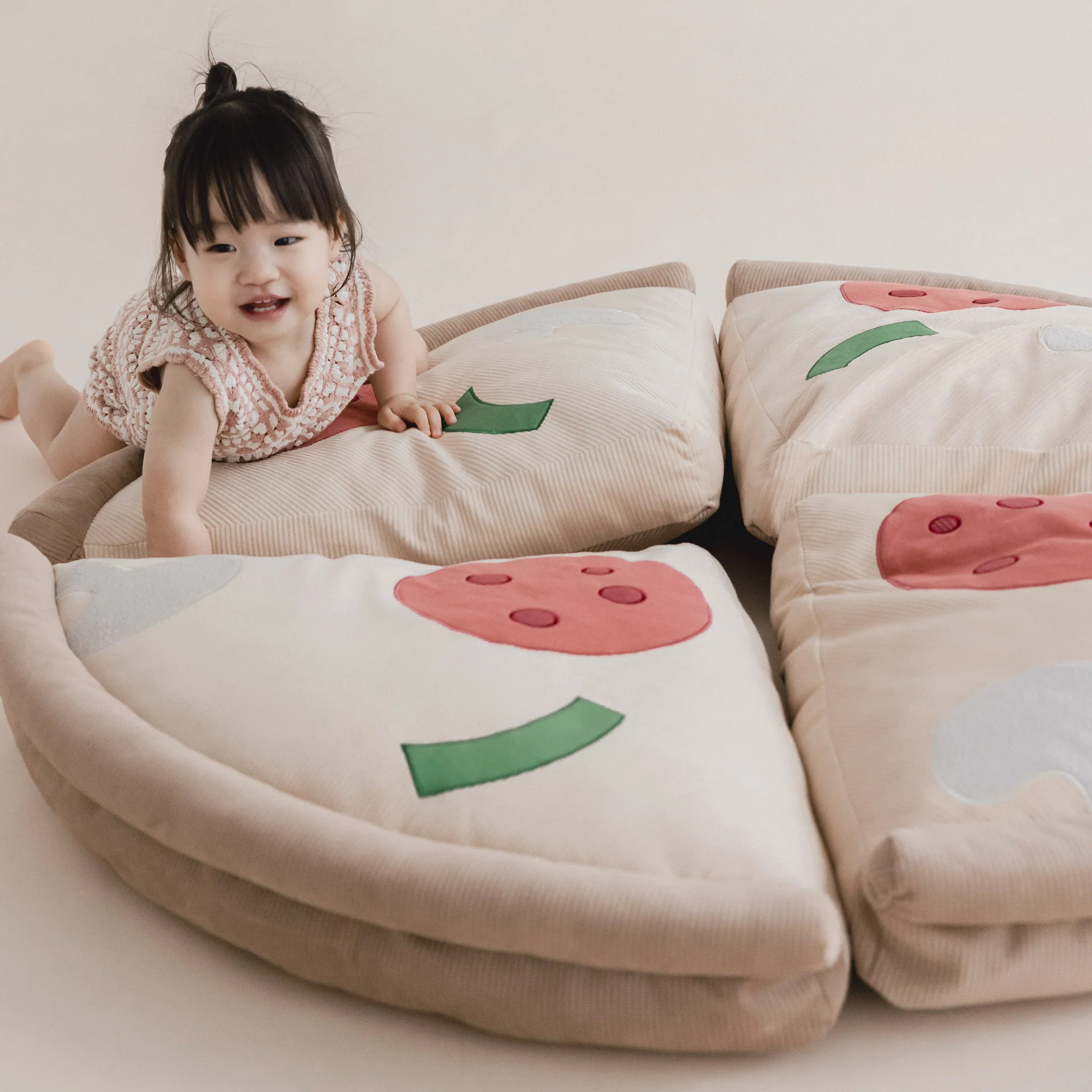 PIZZA FLOOR CUSHIONS - Image 11