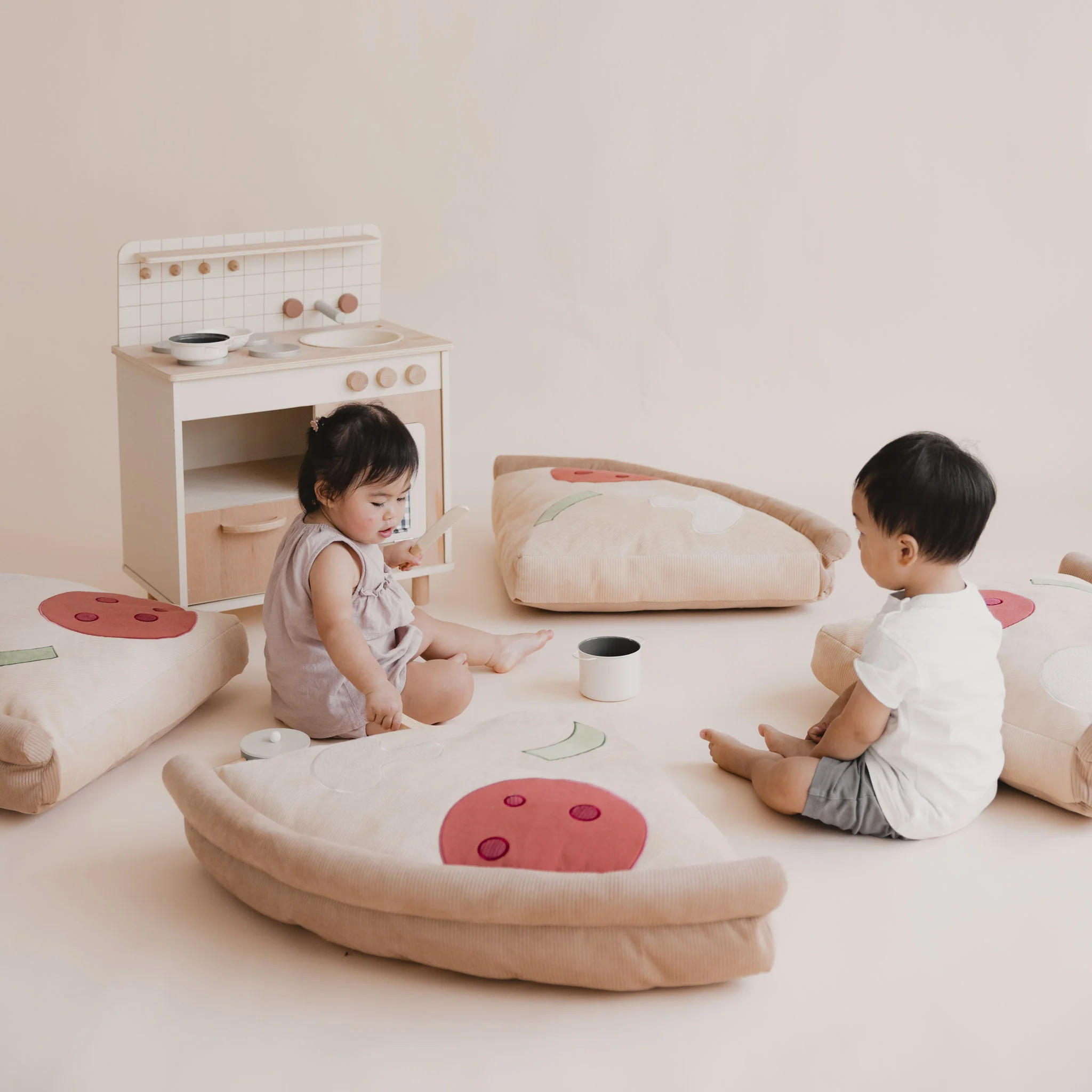 PIZZA FLOOR CUSHIONS - Image 14