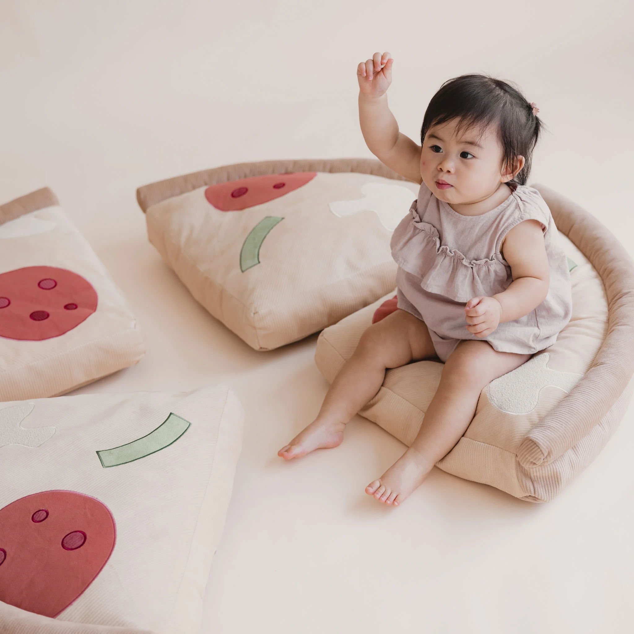 PIZZA FLOOR CUSHIONS - Image 16