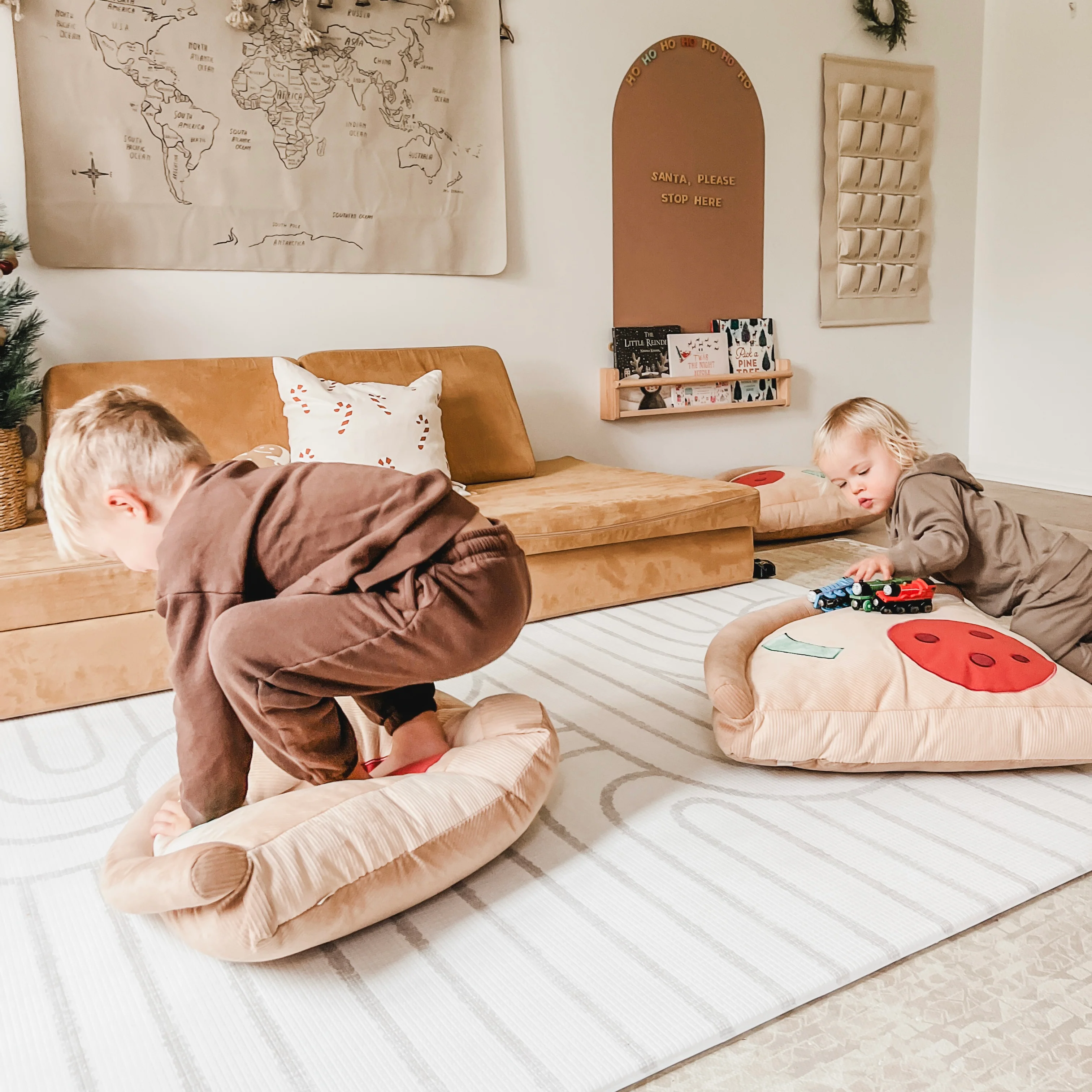 PIZZA FLOOR CUSHIONS - Image 5