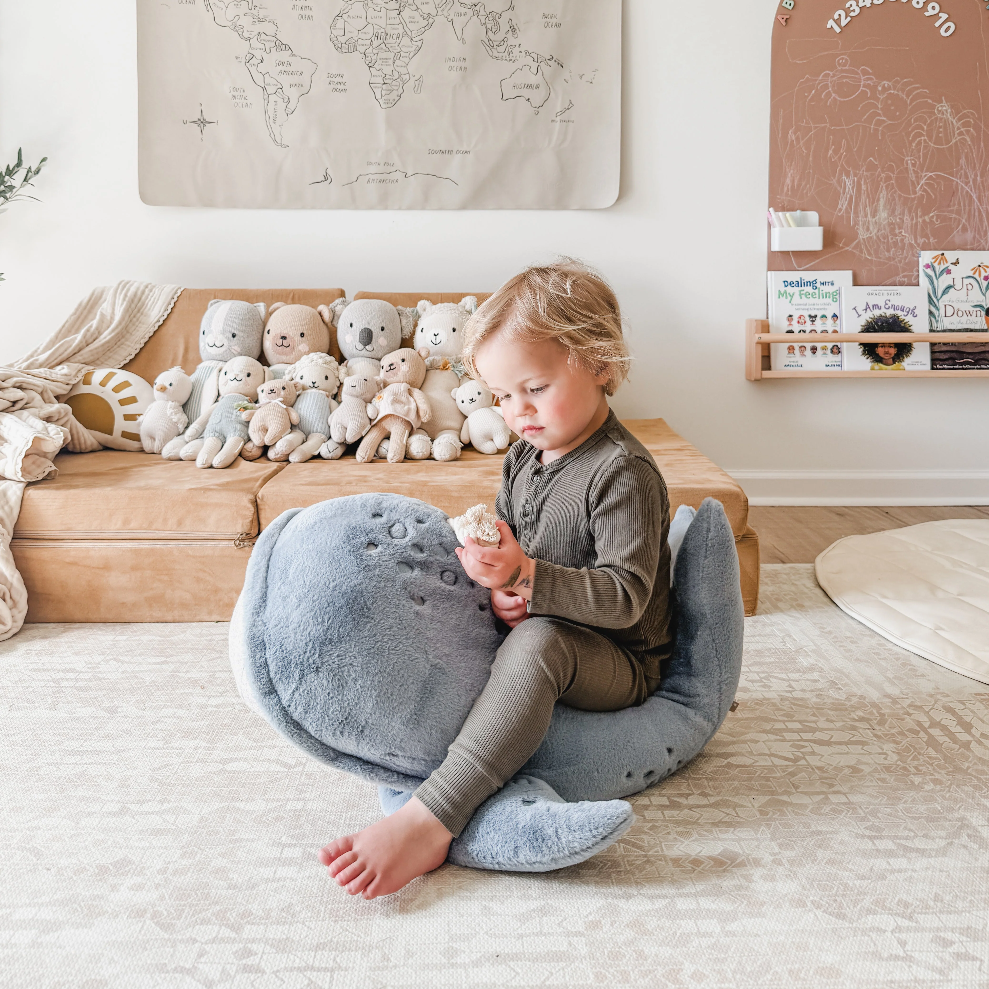 WHALE POUF - Image 13