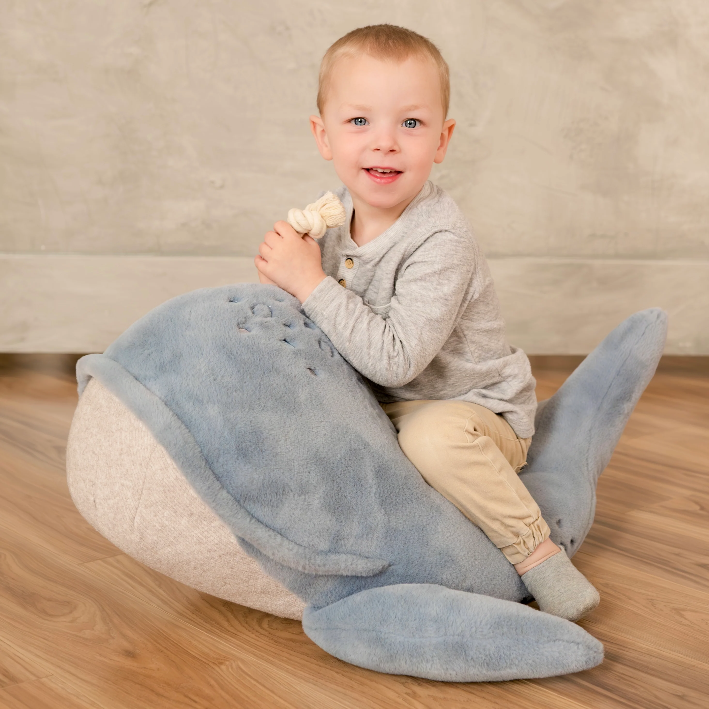 WHALE POUF - Image 3