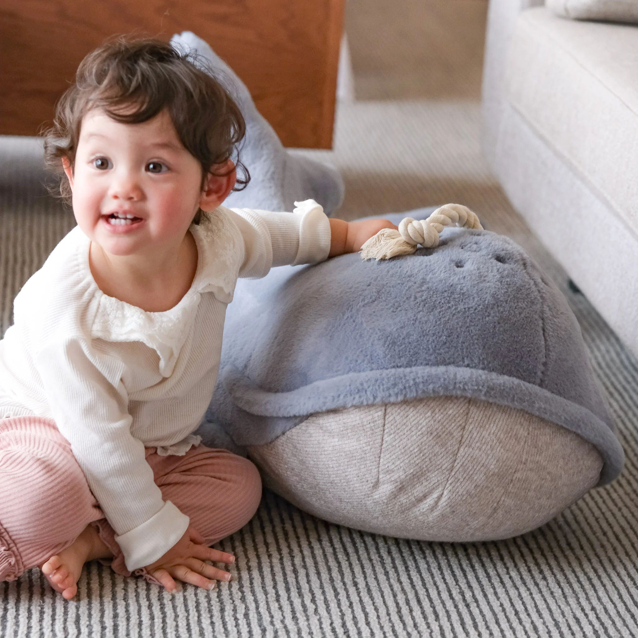 WHALE POUF - Image 9